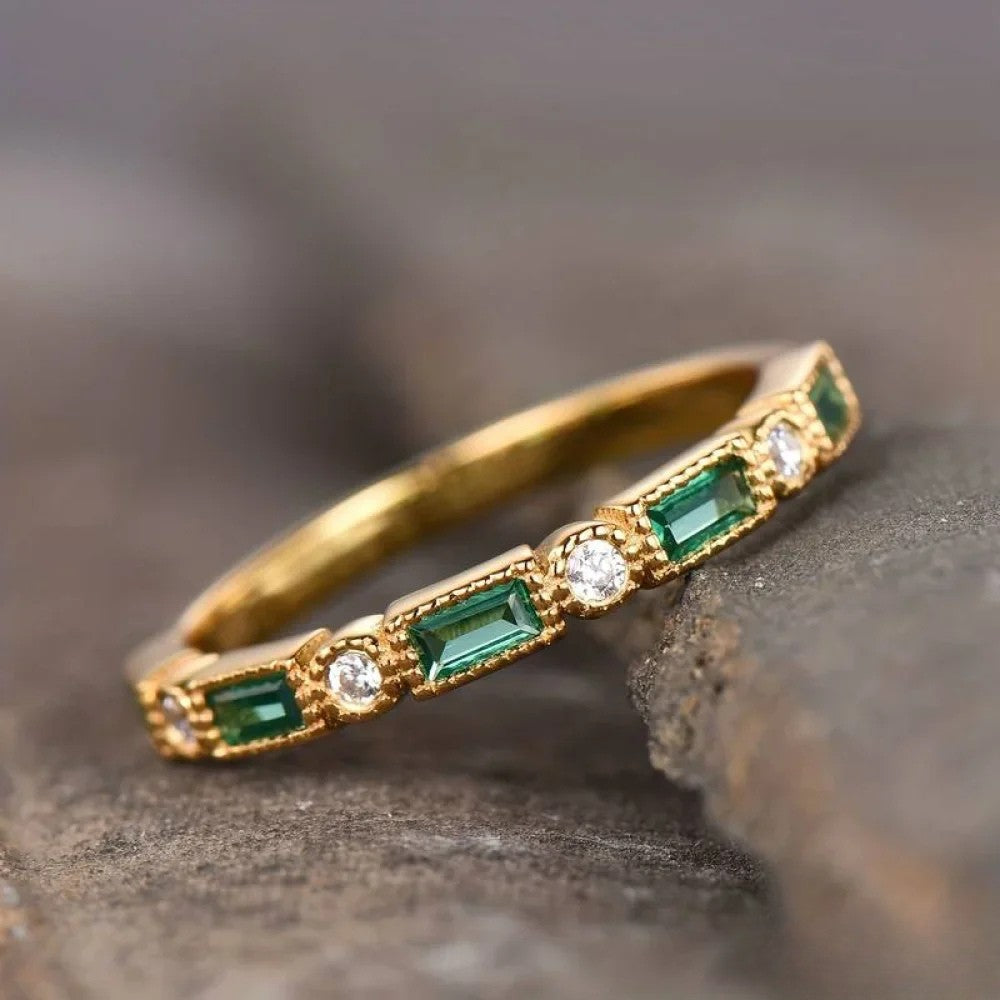Anillo con zirconia verde retro